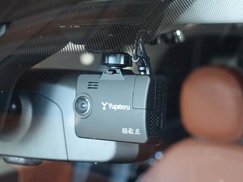 marumie(マルミエ) Z-310はフロント1カメラ&リア2カメラで全方向を高画質記録