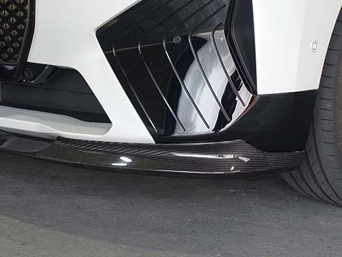 BMW iX ( I20 )のスポーツパッケージに3Ddesign ( スリーディーデザイン )製カーボンフロントスポイラーを装着
