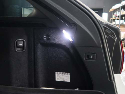 BMW 5シリーズツーリング(G31) BREX WHITE LED convert -ULTRA gay- ラゲッジルームライト