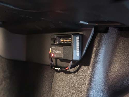 電圧監視機能付電源ユニット OP-VMU01 も取り付けて駐車中の映像記録