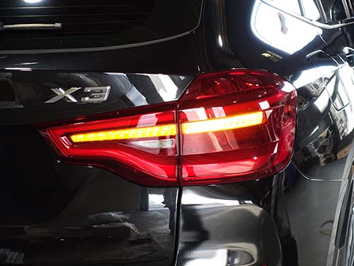 BMW X3 ( G01 ) 前期モデルのテールライトのウインカー点灯