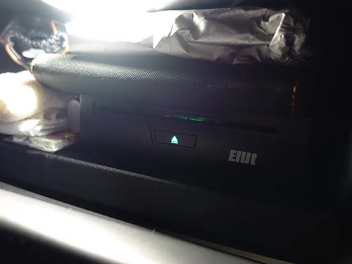 Elut ( エルト ) 製DVDプレーヤー AG410-DV をミニ ハッチバック ( F56 ) のグローブボックス内に取り付け