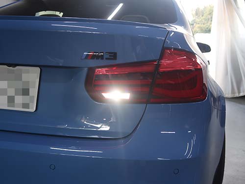 BMW 3シリーズセダン ( F80 ) LCIモデルのバックライトはH21Wバルブ