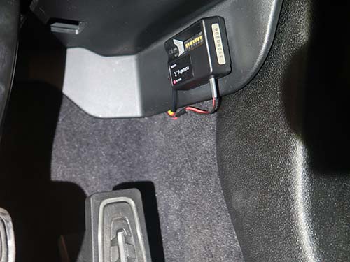 電圧監視機能付電源ユニット OP-VMU01 も取り付けて駐車中の映像記録