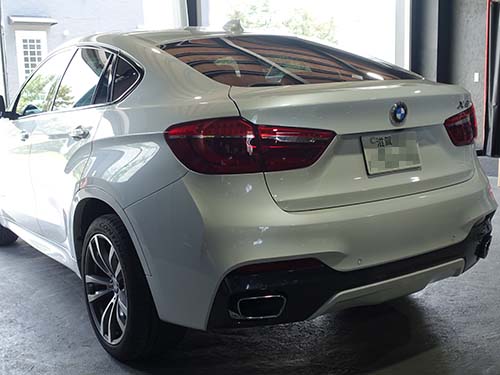 BMW X6(F16) アンビエントライトの発光カラーを変更して自分仕様のアンビエントライトカラーに!