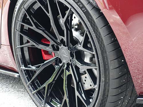 Z-Performance製アルミホイール / Michelin製ラジアルタイヤへ交換