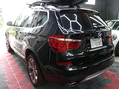 BMW X3(F25) エンジンルームやフロントバンパーパネルなどをドライアイス洗浄