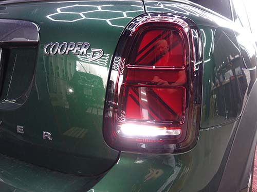 ミニ クロスオーバー ( F60 )LCIモデル用テールライトのバックライト点灯