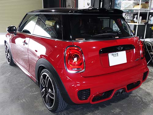 MINI F56 JCWへAVインターフェース取り付けて地デジチューナーと超小型バックカメラを装着