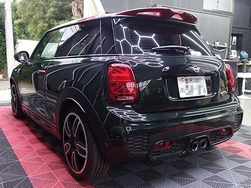 MINI F56 JCW アディショナルヘッドライトやシークレットボックスなどミニ純正パーツ取付