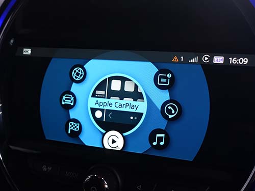 AppleCarPlay ( アップルカープレイ )