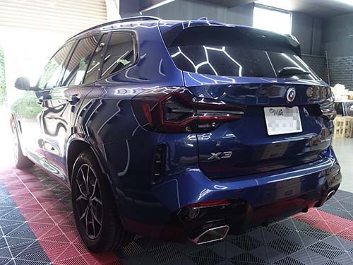 BMW X3(G01) LCIモデルのフロントグリルを純正ピアノブラック仕様へ交換