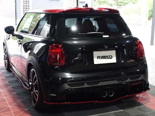 MINI F56 JCW LCI2へステアリングヒーター&ハイビームアシストを取り付けて機能アップやエアロキットを塗分けペイントして装着