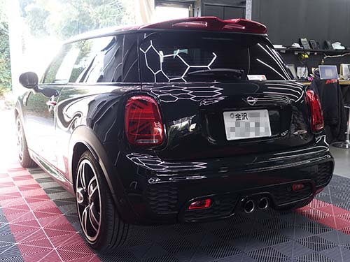 ミニ ジョンクーパー(F56) 助手席が水浸しになったのでエアコン排水ドレンを交換修理