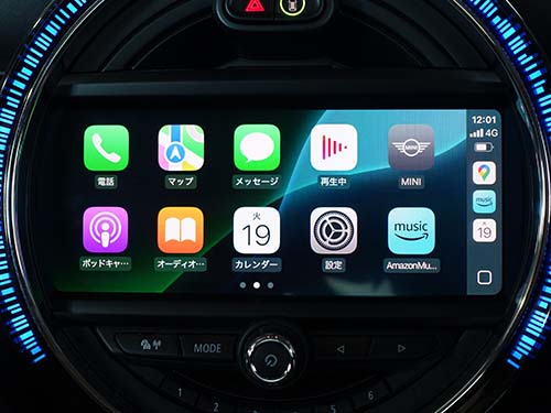 AppleCarPlay ( アップルカープレイ )がフルスクリーンで表示