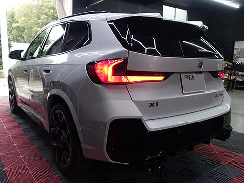 BMW X1(U11) 電源管理をキッチリ行なってユピテル製のレーザー/レーダー探知機装着