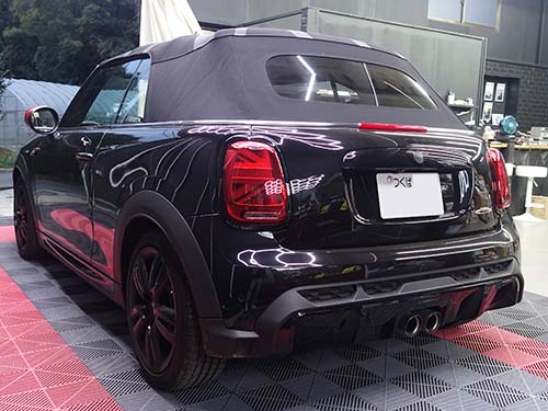 ミニ JCW(F57) LCI2モデルへテールライトモジュール取り付けてユニオンジャックをブレーキ発光