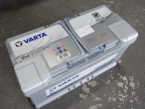 VARTA ( バルタ )製SILVER DYNAMIC AGM ( シルバーダイナミックAGM )バッテリー