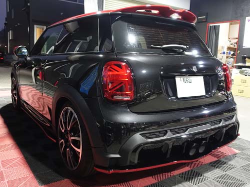 MINI JCW(F56) 第4弾カスタムでリアルームライト&スポーツマフラー&モーションコントロールビーム&イージーカーアラーム装着