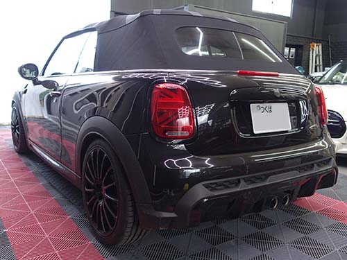 インナーブラックLEDヘッドライトのLCI2 JCW(F57)へプロテクションフィルム施工