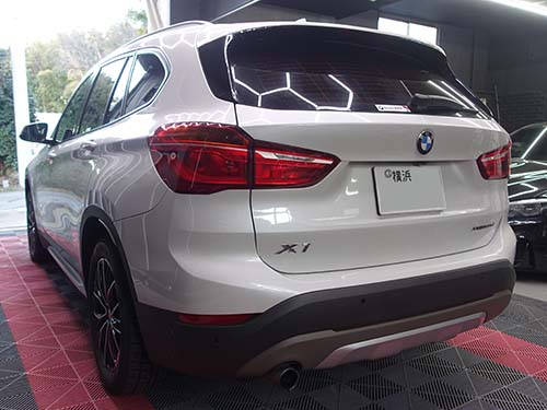 ブレーキパッドが摩耗して警告が出ているBMW X1(F48)のブレーキパッドとブレーキディスクローターを交換修理