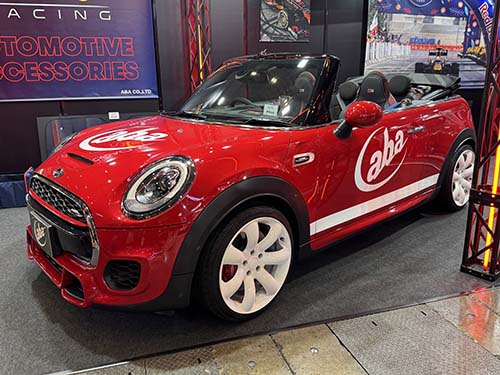 出展されていたミニ ( MINI ) のデモカー