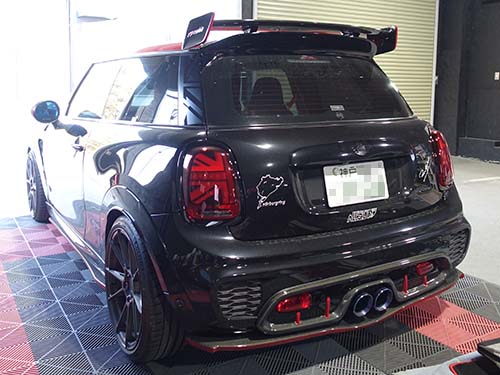 ミニ JCW(F56)へデュエル製のカーボンドアハンドルカバーを装着