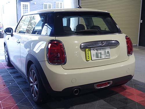 【MINI F56 ONE】LCI2用サイドフラッシャー&ベロフ製LEDバルブ装着やBluetoothオーディオ再生時のカバーアートワーク表示有効化