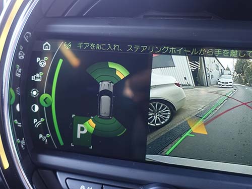 狭い駐車スペースでの縦列駐車