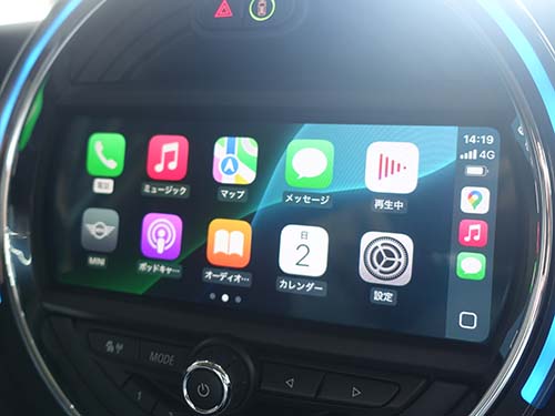 フルスクリーンでAppleCarPlay ( アップルカープレイ )が表示