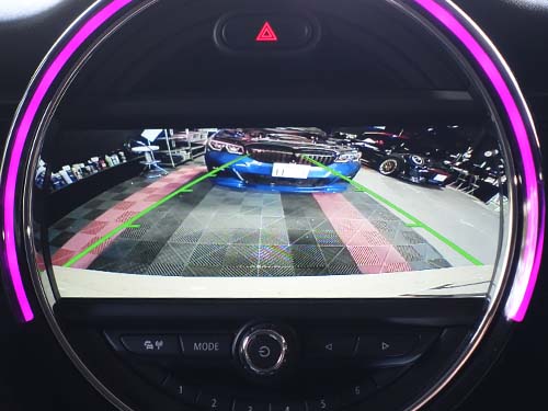 バックカメラ映像表示中の純正ディスプレイ