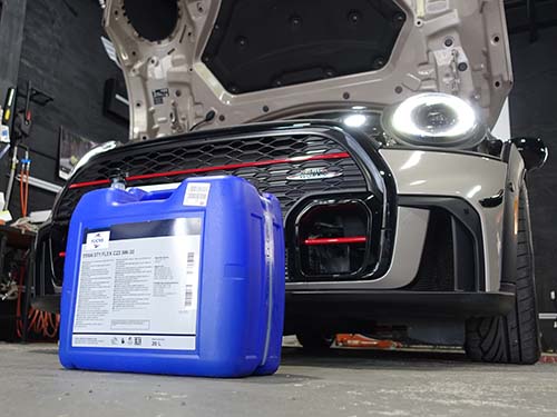 FUCHS製エンジンオイル TITAN GT1 FLEX C23 5W-30