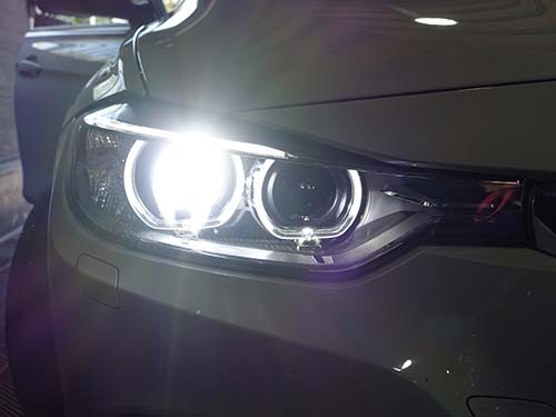LEDヘッドライト点灯状態