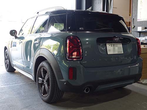 MINI クロスオーバーにフルスクリーン対応CarPlayを認証コードで有効化!