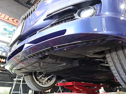 スポイラー下部へバンパースクレープガード装着