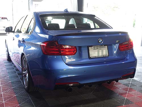 【BMW F30】ナビ画面真っ暗・音が出ない!ヘッドユニット故障を交換修理で完全復旧