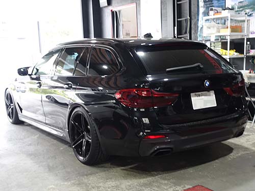 【BMW G31】夜間のヘッドライト完全消灯を実現!快適コーディング施工