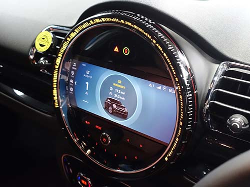 LCI2風四角模様ディスプレイリング装着後