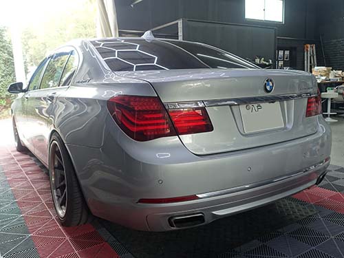 BMW F02 ナビが映らない!NO SIGNAL表示の原因と修理方法