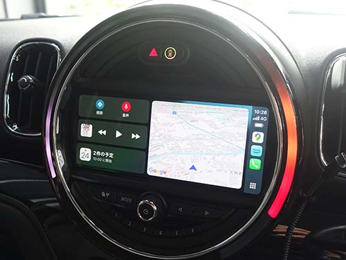 iDrive画面でApple CarPlay操作