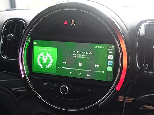 iDrive画面でApple CarPlay操作