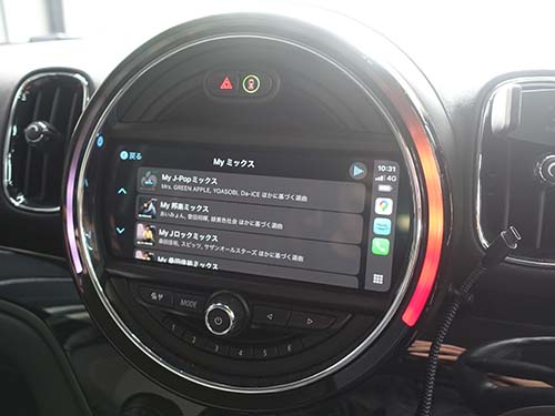 iDrive画面でApple CarPlay操作