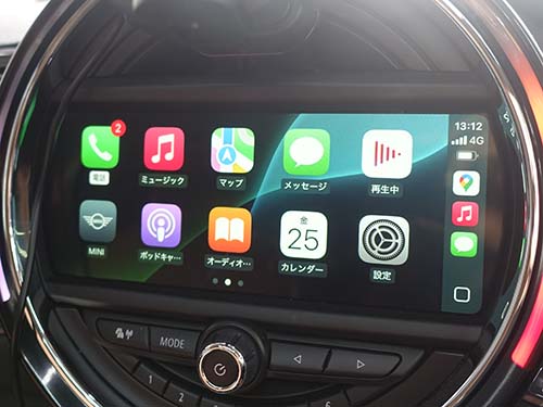 フルスクリーン表示のAppleCarPlay