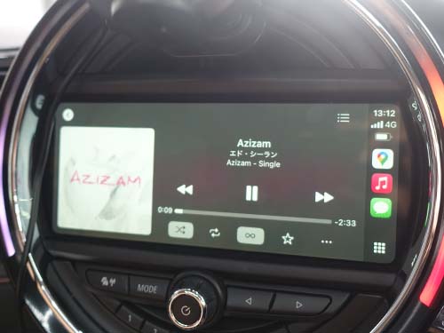 フルスクリーンでAmazonMusic表示中のCarPlay画面