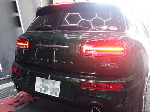 スプリットドア部ブレーキライト点灯