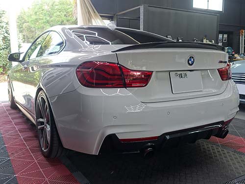 BMW F32 M440iにセキュリティライト追加!赤色LEDで防犯効果アップ
