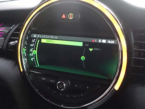 BMW/MINI専用診断機を用いてブレーキメンテナンスリセット
