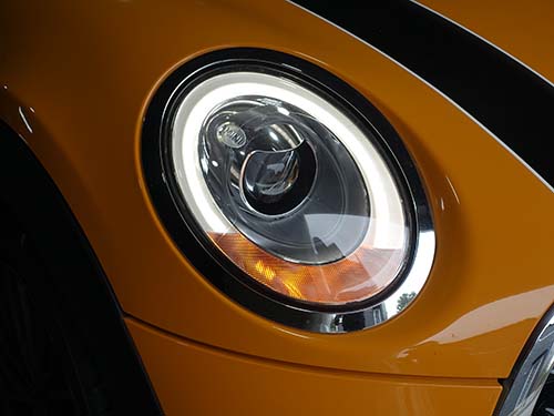 LED装着後のフロントウインカー点灯
