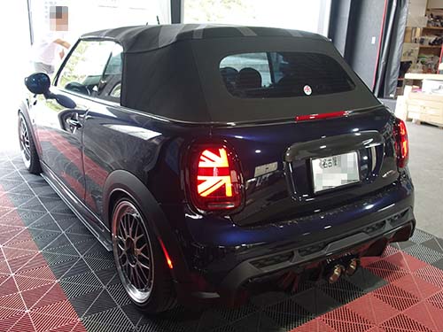 MINIコンバーチブルをさらに上質に!内装にも足元にもこだわるカスタム