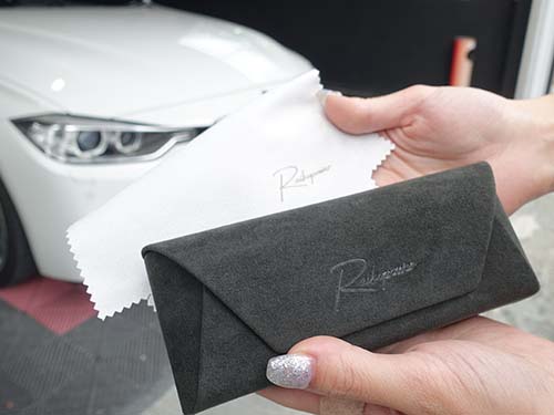 VISOR CASE Alcantara Edition装着